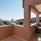 Villa Renata -Pool, Large Garden & Free Parking, 2 Minutes Walk from The Beach