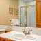 Spruce Tree Lodge #208