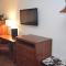 Roosevelt Inn & Suites