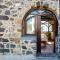 Plousiadi΄s Stone House