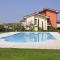 Holiday home with Nicely Decorated Interior near lake Garda