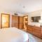 Comfortable & Spacious 2 Bedroom Condo unit in Mountaineer Square condo - كريستيد بات