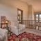 Modern Eagle Crest Escape with Patio and 2 Balconies! - ريدموند