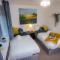 Modern 2 Bed House with Parking and Garden