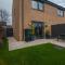 Modern 2 Bed House with Parking and Garden