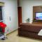 FRODO-APTO 2 dorm, wifi, ar cond suite, vaga garagem