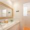 AQUAMARINE, 2 bedroom beach house and private pool, Orient beach!