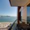 bnbmehomes - Private Beach, Infinity Pool, Beach Club at Andaaz -204 - Dubai