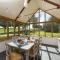 Mowhay Barn - Woodburner & Hot tub