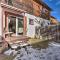 Downtown Red River Retreat w/ Mtn Views + Yard Downtown Red River Retreat w/ Mtn Views + Yard