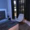 Sandy Pad's Apartments - Ріл