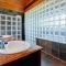 512 E Cooper-The Wave House
