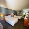 Travelers Place Inn & Suites