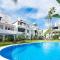 VACATION MARBELLA I Los Naranjos, Duplex Penthouse, Golf Lovers, Security, Swimming pool, Fastest WiFi with Rooftop and Terrace