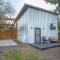Guest House with Loft Near Downtown