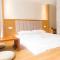 GreenTree Inn JiangSu Taizhou Taixing Middle Guoqing Road Business Hotel - Taixing