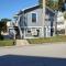 Atlantic Shores Getaway steps from Jax Beach Private House Pet Friendly Near to the Mayo Clinic - UNF - TPC Sawgrass - Convention Center - Shopping Malls - Under 3 Hours from DISNEY - شاطئ جاكسونفيل