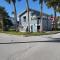 Atlantic Shores Getaway steps from Jax Beach Private House Pet Friendly Near to the Mayo Clinic - UNF - TPC Sawgrass - Convention Center - Shopping Malls - Under 3 Hours from DISNEY - شاطئ جاكسونفيل