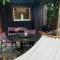Quail Farm, Colonial charm