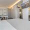 Central Fira Suites