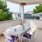 Apartman Iva-family holiday 250 m from pebble beach