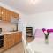 Apartman Iva-family holiday 250 m from pebble beach