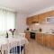 Apartman Iva-family holiday 250 m from pebble beach