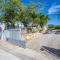 Beautiful & Spacious Villa with view in Jan Thiel
