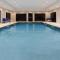 Holiday Inn Express & Suites - Fayetteville by IHG