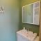 Lovely modern cottage with sauna bubble baths - Grand Coo