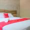 RedDoorz near Trans Studio Mall Cibubur 3