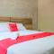 RedDoorz near Trans Studio Mall Cibubur 3