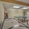 The Captains Quarters in Rogers with Covered Porch! - روجرز