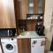 Malavi DV1 small top center studio Ruse