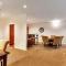 QV Absolute Waterfront 2 bedroom Condo 379