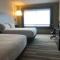 Holiday Inn Express & Suites - Madison West - Middleton by IHG