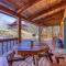 Are We Bear Yet- Hot Tub, 1089 of FREE Attraction tickets for each paid day, Dollywood and More - 赛维尔维尔
