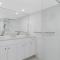 Golden Sands on the Beach - Absolute Beachfront Apartments