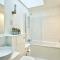 Ironbridge Townhouse with Roof Terrace and Parking