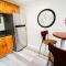 220 W Ashley - Corner Cottage - Central Location