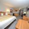 Days Inn & Suites by Wyndham Airport Albuquerque