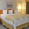 Days Inn & Suites by Wyndham Airport Albuquerque