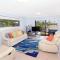 Courtney Cove 1 Comfortable Two Bedroom Apartment on Mooloolaba Canal