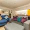 Margate Hot Tub Hideaway by the Beach & Dreamland Dogs Welcome