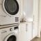 ✿Stylish Townhouse; with King Bed, NBN, Netflix, WIFI