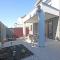 ✿Stylish Townhouse; with King Bed, NBN, Netflix, WIFI