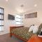 ✿Stylish Townhouse; with King Bed, NBN, Netflix, WIFI