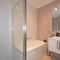 ✿Stylish Townhouse; with King Bed, NBN, Netflix, WIFI