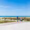 Sunny apartment 3 blocks to the beach