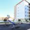 3-Bedroom Apt Sleeps 6 Pool Gym & Jacuzzi